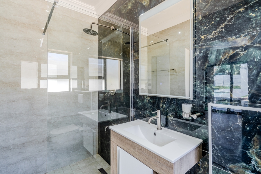 3 Bedroom Property for Sale in Rondebosch Park Estate Western Cape